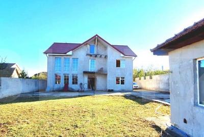 Casa individuala, 8 camere, 3 bai, 256 Su, 730 teren, Jucu H - 5