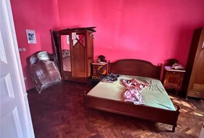 Casă cu 6 camere cu Teren 5000 Mp în Central - 1