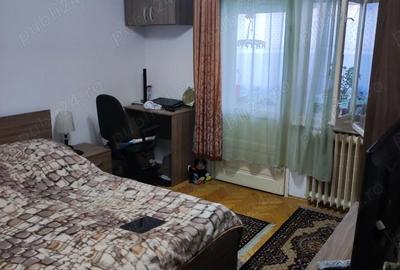 Apartament cu 4 camere decomandat în Central - 3