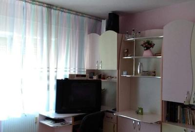 Apartament cu 2 camere decomandat în Nufărul - 11