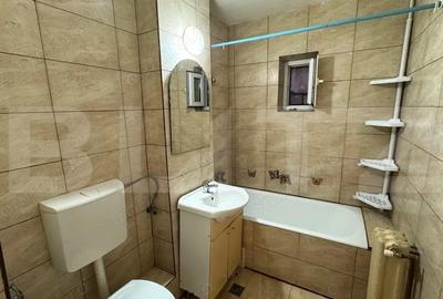 Apartament cu 3 camere decomandat în Independenței - 9