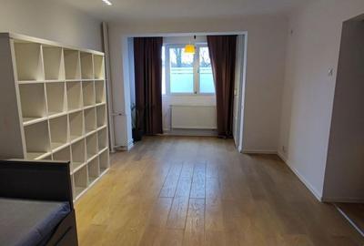 Garsonieră decomandată în Titan - 2