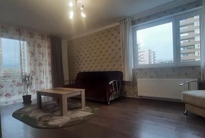 Apartament cu 2 camere decomandat în Tractorul - 9