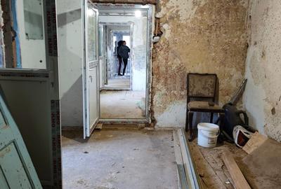 FARA COMISIOANE in Sabareni la drum asfaltat casa batrineasca pe 1000mp - 9