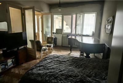 Apartament cu 3 camere semidecomandat în Central - 2