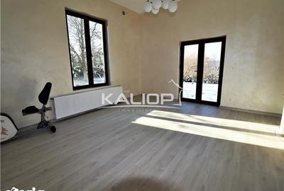 Casă cu Teren 2000 Mp în Europa - 2