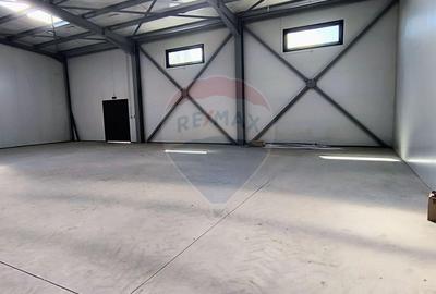 Spațiu comercial, de 595 mp, în Central
