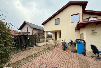 Casă cu 4 camere în Cristian - 1