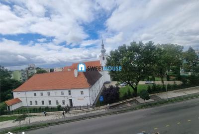 Apartament cu 3 camere semidecomandat în Central - 13