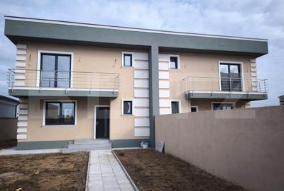 Duplex cu 4 camere cu Canalizare în Exterior Est - 1