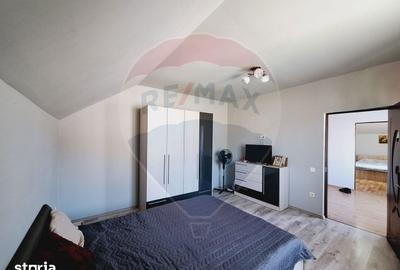 Casă cu 5 camere cu Teren 2100 Mp în Hidiș - 3