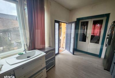 Casă cu 4 camere cu Teren 1370 Mp în Teiu - 4