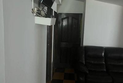 Inchiriez camera la curte sector 1 langa mall coloseum - 1