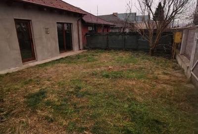 Casă cu 4 camere cu Teren 372 Mp în Central - 4