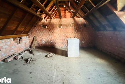 Casă cu Teren 676 Mp în Central - 6
