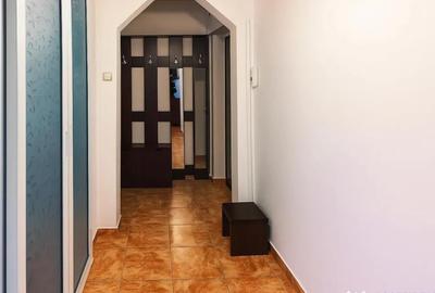Apartament cu 3 camere semidecomandat în IAR - 9