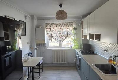 Proprietar ap 3 camere in zona OBOR 93 mp cu centrala proprie - 4