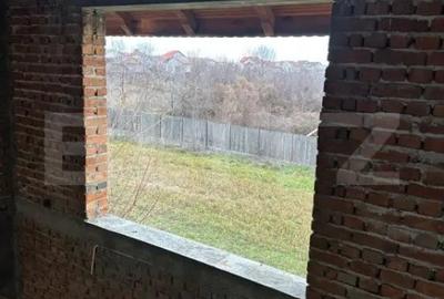 Casă cu 7 camere cu Teren 1400 Mp în Central - 9
