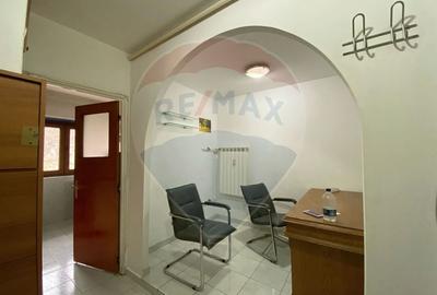 Garsonieră decomandată, mobilată în Vitan Mall - 1