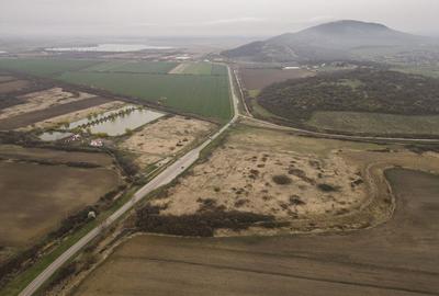 Teren de 8600 mp, în Central - 13