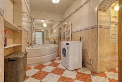 Apartament cu 4 camere decomandat în P-ța Unirii - 17