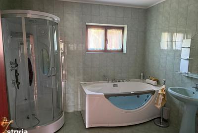Casă cu 7 camere cu Teren 1000 Mp în Miroslava - 1