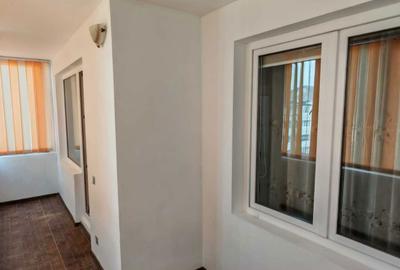 Apartament cu 3 camere semidecomandat în Central - 5