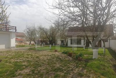 Casă cu 5 camere cu Teren 21111 Mp în Central - 13