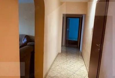 Apartament cu 4 camere decomandat în Alfa - 7