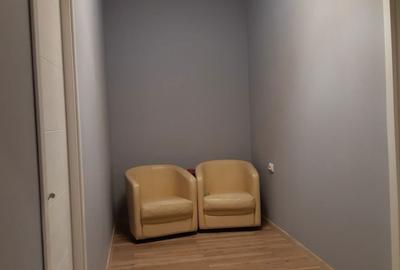 Spațiu comercial, de 60 mp, în Central - 4