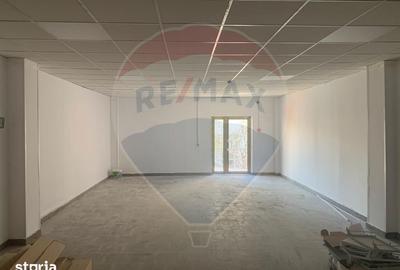Spațiu comercial, de 70 mp, în Central - 7