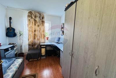 Apartament cu 3 camere decomandat, mobilat în Nufărul - 2