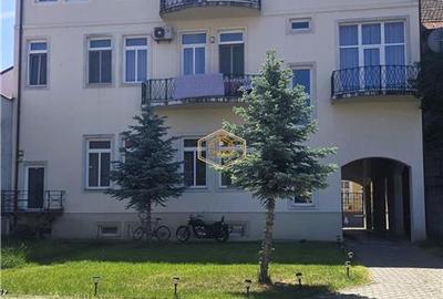 Apartament cu 3 camere decomandat, mobilat în Central - 25