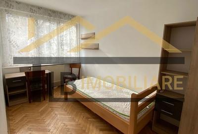 Apartament cu 3 camere semidecomandat în Central - 1