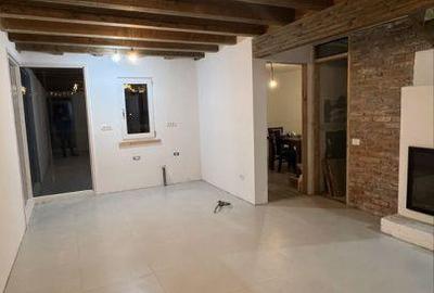 Casă cu 4 camere cu Canalizare în Central - 12