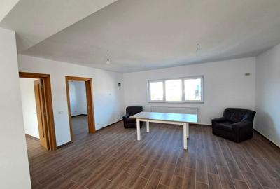 Apartament cu 3 camere semidecomandat în Cățelu - 2