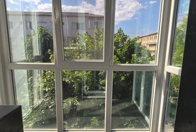 Apartament cu 2 camere nedecomandat în Micro 6 - 8