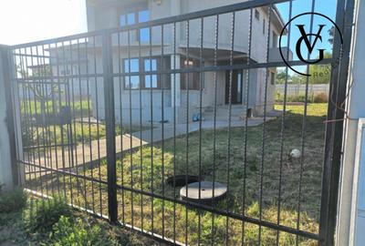 Casă cu 4 camere cu Canalizare în Central - 5