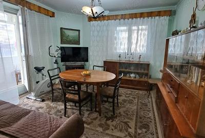 Apartament cu 4 camere decomandat în Central - 1