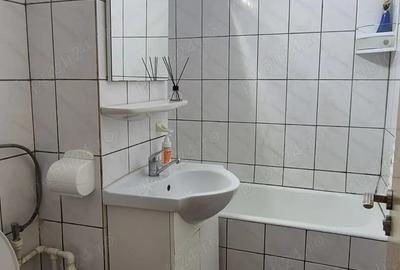 Inchiriez apartament 4 camere in zona Tomis Nord langa Universitatea Ovidius .Termen lung - 7