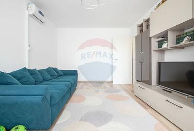 Apartament cu 3 camere decomandat în Tractorul