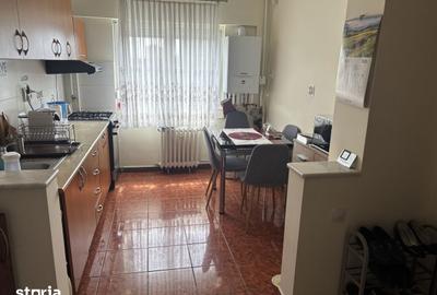 Apartament cu 3 camere semidecomandat în Soarelui - 3