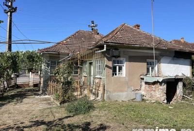 Casă cu 3 camere cu Teren 700 Mp în Central - 1