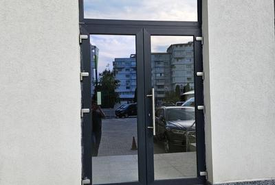 Spațiu comercial, de 500 mp, în Central - 8
