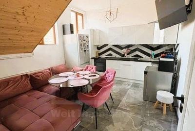 Apartament cu 2 camere decomandat, mobilat în Central