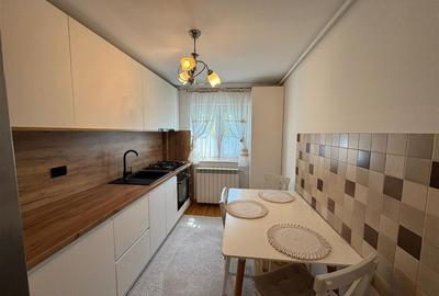 Apartament cu 3 camere decomandat, mobilat în Central