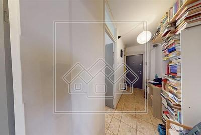 Apartament cu 2 camere decomandat în Calea Dumbrăvii - 10