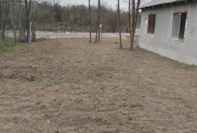 Casă cu Teren 400 Mp în Central - 1