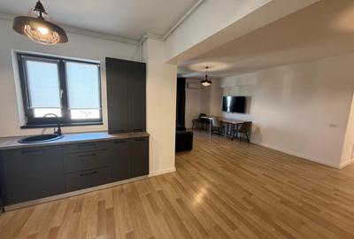 Apartament cu 3 camere semidecomandat în Km 5 - 10