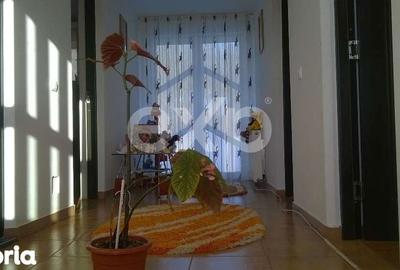 Casă cu 4 camere cu Teren 2500 Mp în Budeasa - 2